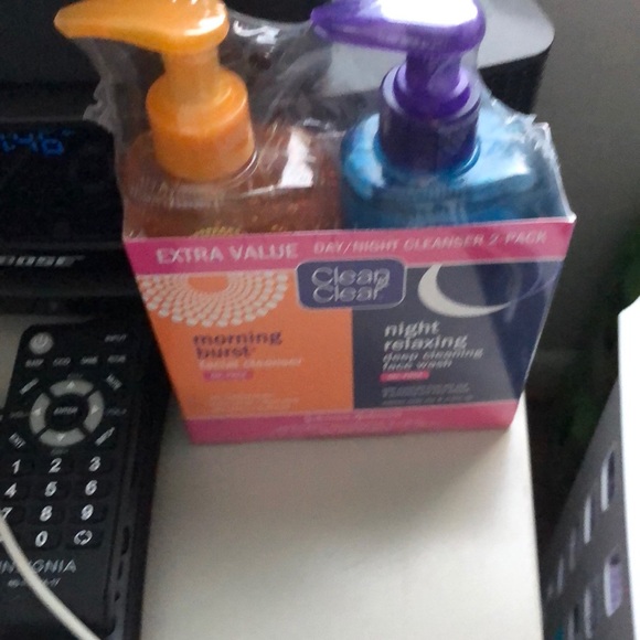 Clean and clear face wash - Picture 1 of 1